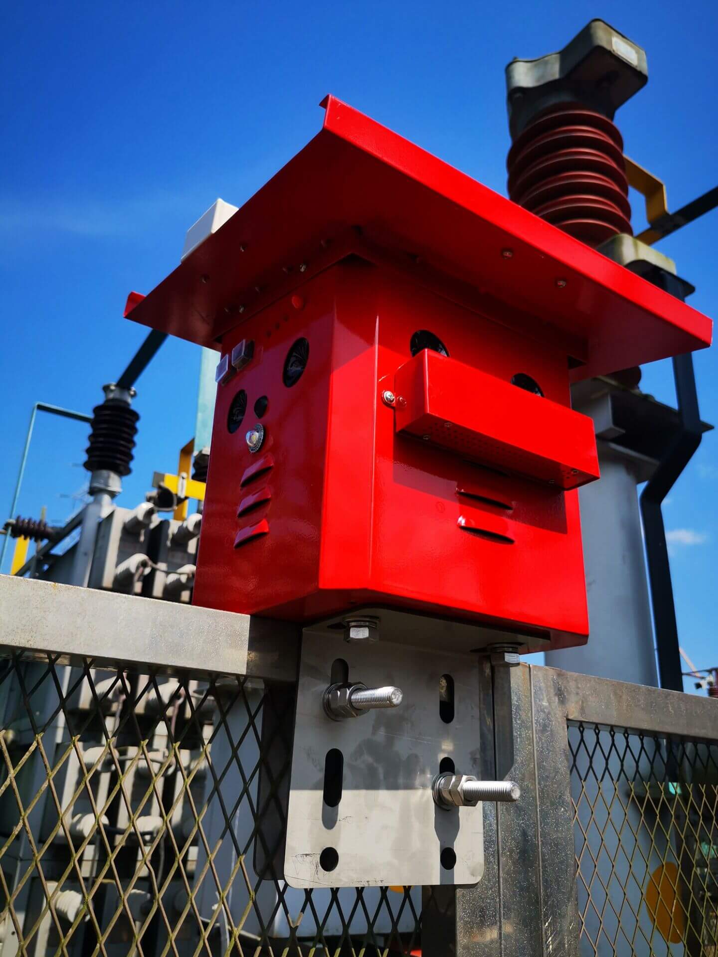 太陽(yáng)能超聲波語(yǔ)音驅(qū)鳥(niǎo)器 太陽(yáng)能超聲波語(yǔ)音驅(qū)鳥(niǎo)器